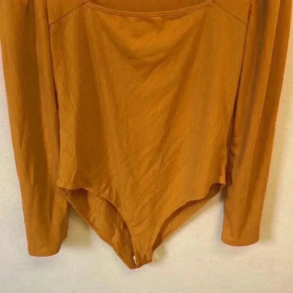 Women’s Ribbed Long Sleeved Bodysuit - Picture 3 of 6